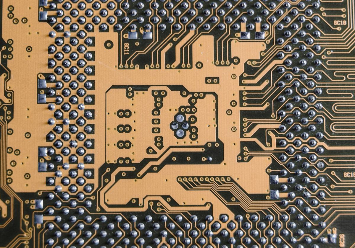回路基板のはんだパッドとルーティング
